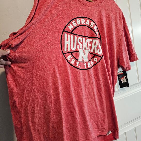 Nebraska Huskers T-Shirt Men 2XL Red Captivating College NCAA NEB Football - Picture 4 of 10